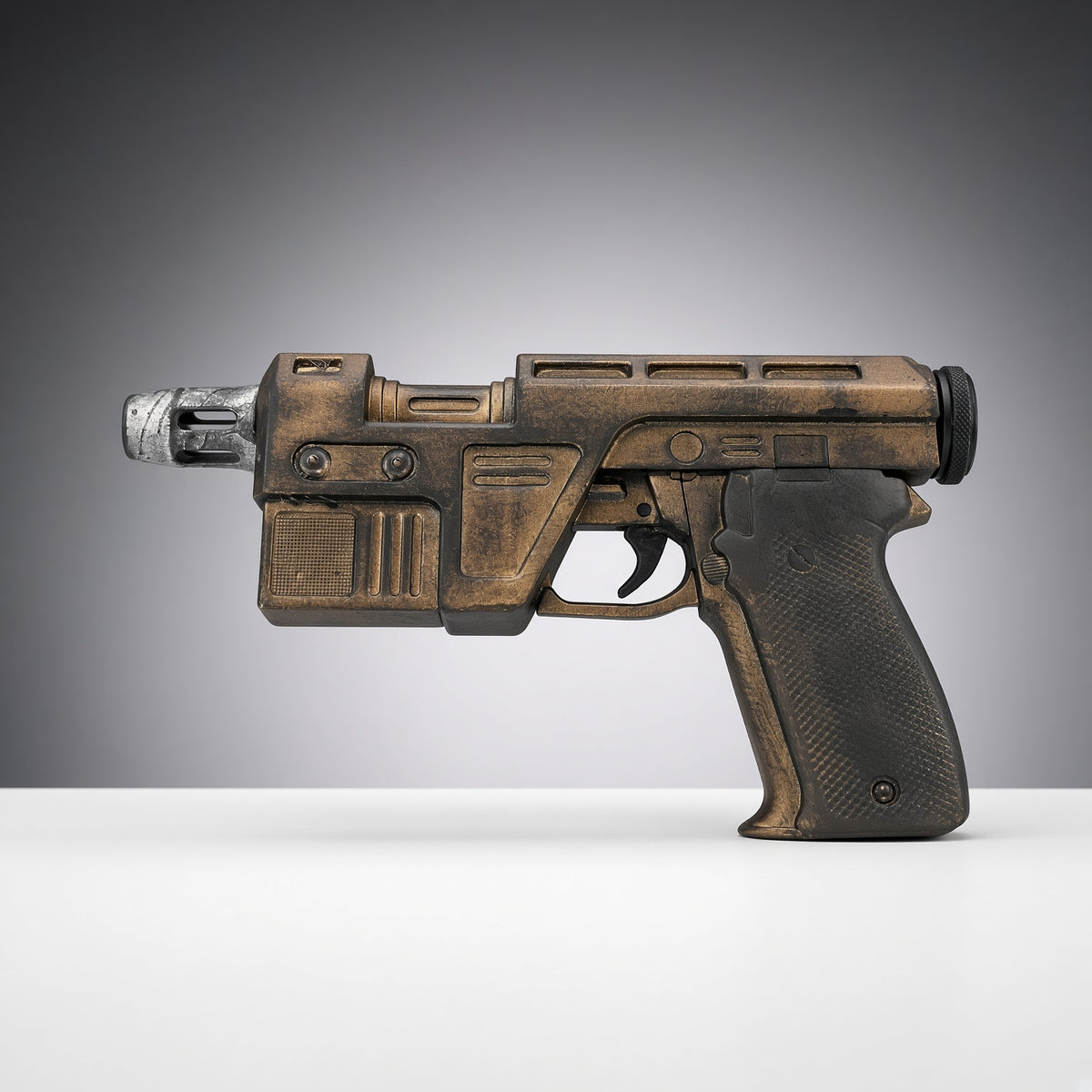 Poe Dameron GLIE-44 Blaster Replica – Outer Rim Props
